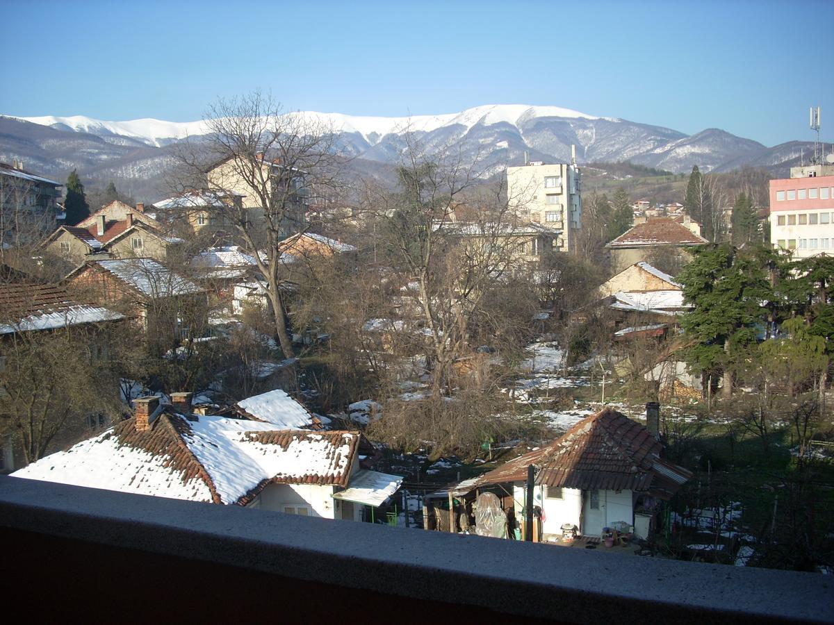 Gelov Hotel Berkovitsa Exterior foto